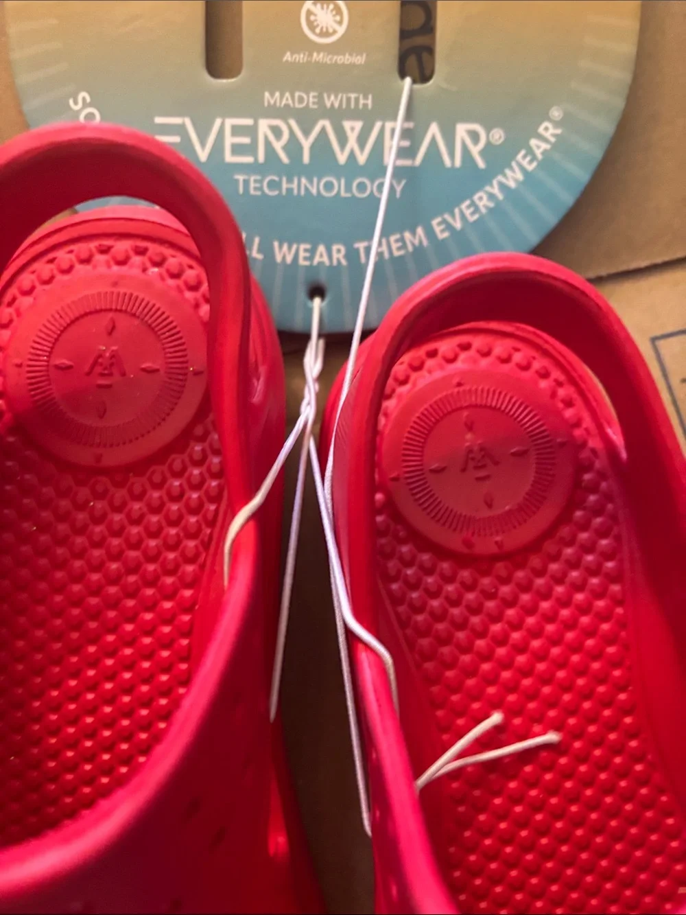 totes bright red